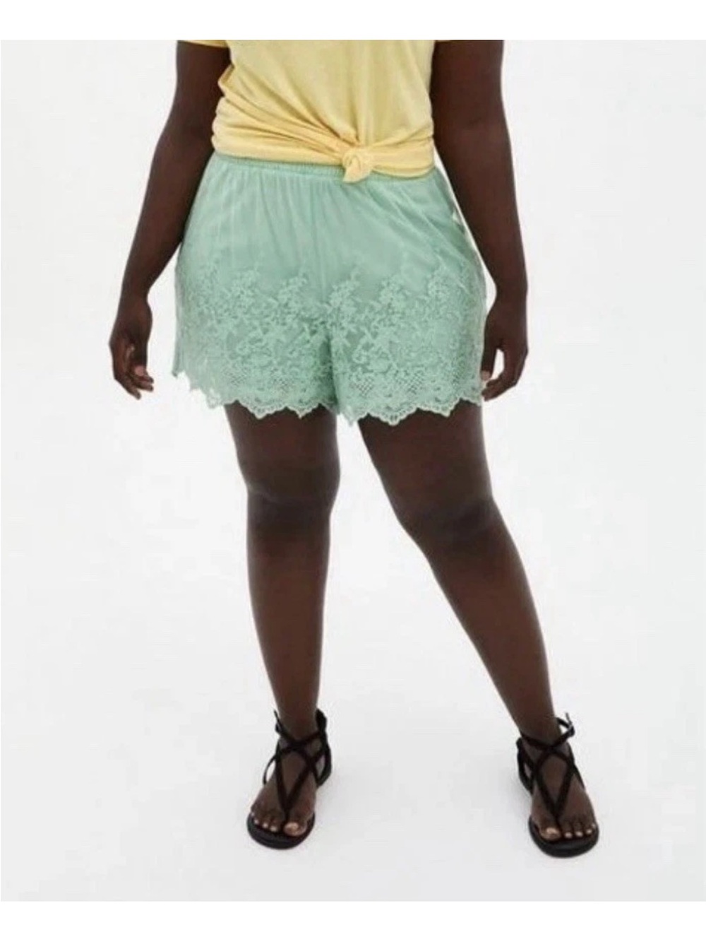 Torrid Pull-On Stretch Mesh Mid-Rise Mint Green Lace Short Size 1 (14-16) NWT